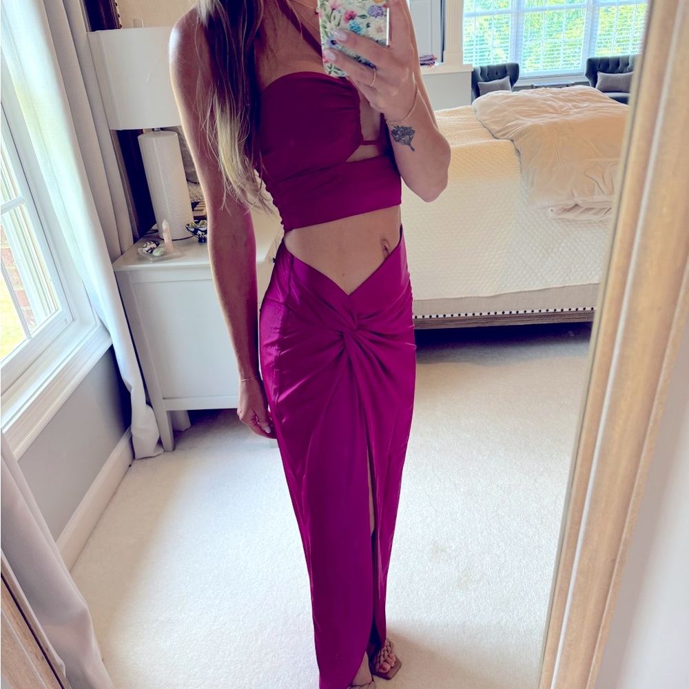 Fuchsia Showpo set. Size 0.